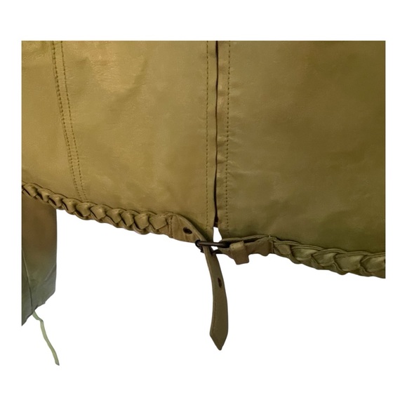 Green Leather Jacket with Modern Sporty Aesthetic - Picture 4 of 10